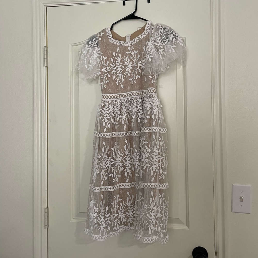 Ivy City Co White and Tan Kids Dress